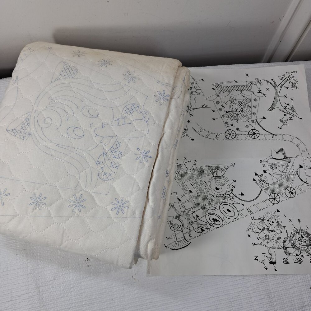 Paragon 0598 Choo-Choo Quilt train kids embroidery stamped‎ blanket baby set kit